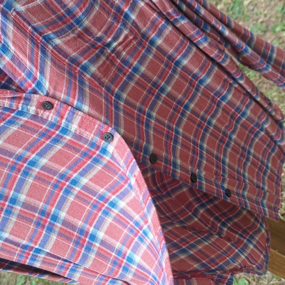 ❤️5/$25  EUC Lucky Plaid Collar Shirt - Picture 4 of 4